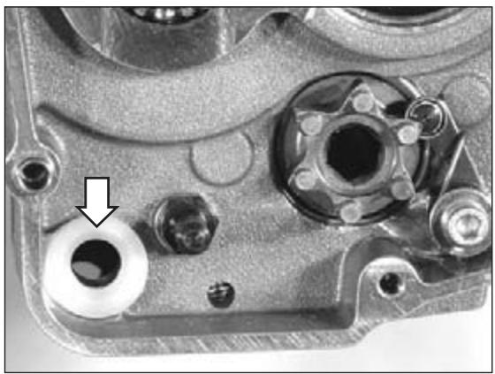 GAS GAS EC 200 - Dismantling the gear selector unit - 1