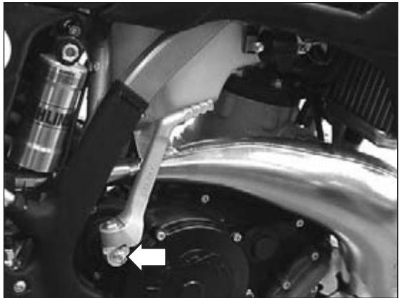 GAS GAS EC 200 - 02-04 FITTING THE ENGINE ON THE CHASSIS - 1