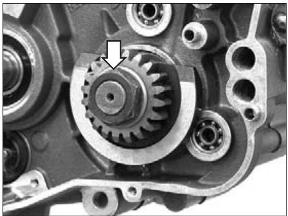 GAS GAS EC 200 - Fit the dual-mass flywheel of the crankshaft - 3