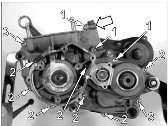 GAS GAS EC 200 - Joining the crankcases - 1