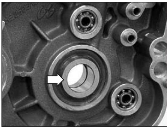 GAS GAS EC 250 - Removing the crankshaft - 2