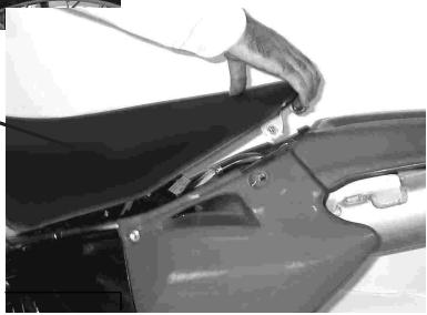 GAS GAS EC FSE 450 - Extract the spark plug - 2