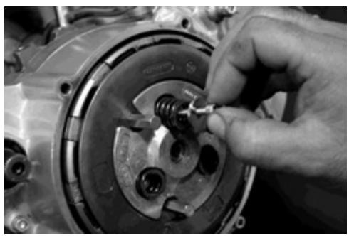 GAS GAS FSE 400 - Dismounting the engine - 44