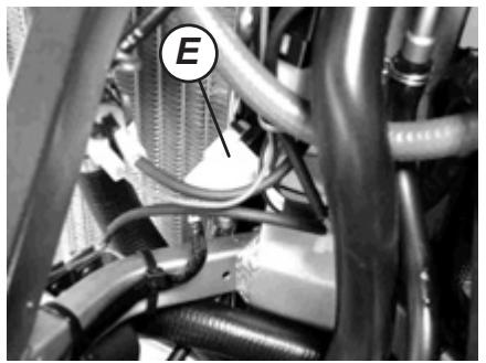 GAS GAS FSE 400 - Un-installing the engine in the chassis - 2