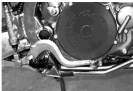 GAS GAS FSE 400 - Un-installing the engine in the chassis - 17