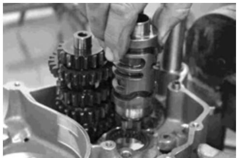 GAS GAS FSE 400 - Dismounting the engine - 78