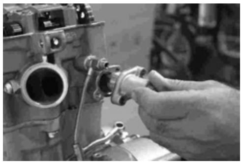 GAS GAS FSE 400 - Dismounting the engine - 20