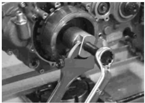 GAS GAS FSE 400 - Dismounting the engine - 15