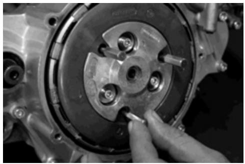 GAS GAS FSE 400 - Dismounting the engine - 43