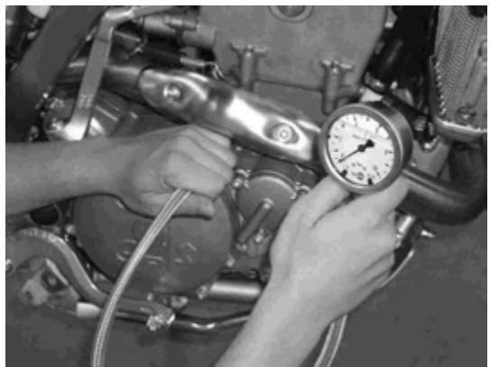 GAS GAS FSE 400 - Oil pressure testing procedure - 1