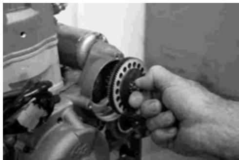 GAS GAS FSE 400 - Dismounting the engine - 3