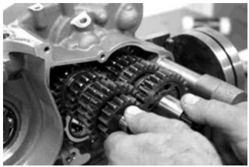 GAS GAS FSE 400 - Dismounting the engine - 80
