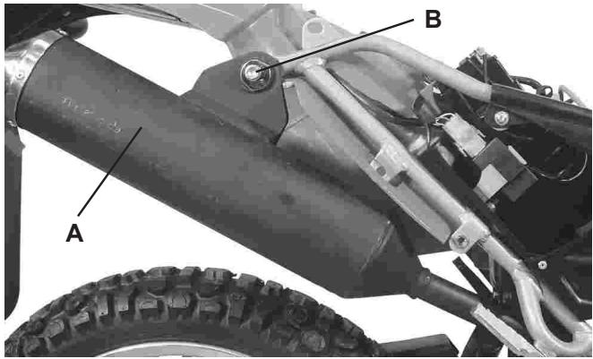 GAS GAS PAMPERA 125 - Removing the silencer - 1