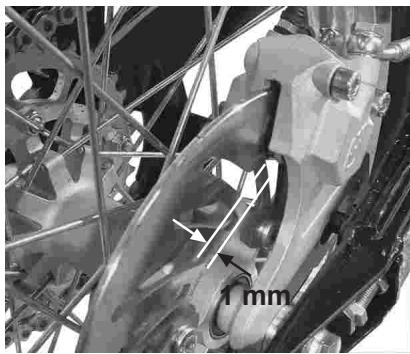 GAS GAS PAMPERA 125 - Checking brake pad wear - 1