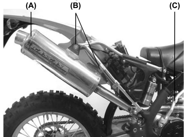 GAS GAS PAMPERA 400 - Changing the silencer - 1