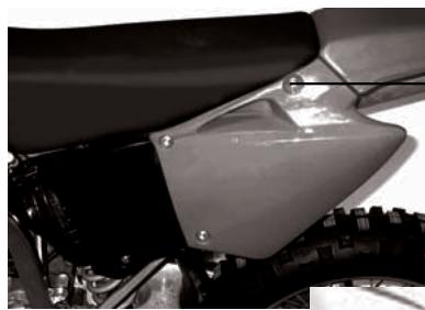 GAS GAS PAMPERA 400 - Removing the spark plug - 1