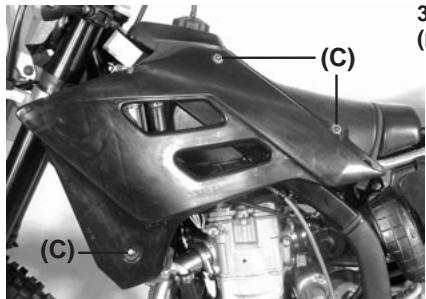 GAS GAS PAMPERA 450 - Removing the spark plug - 3
