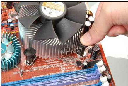 ABIT IL8 - 2-2. Install CPU, Heatsink and Fan Assembly - 10
