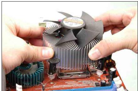 ABIT IL8 - 2-2. Install CPU, Heatsink and Fan Assembly - 9