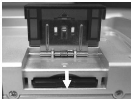 GENIUS DV1210 - Inserting and Removing a SD Card - 2