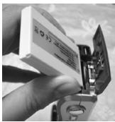 GENIUS G512 - Installing the Battery - 1