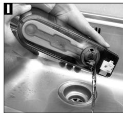 MORPHY RICHARDS SPILLMASTER - EMPTYING THE SPILLMASTER - 3