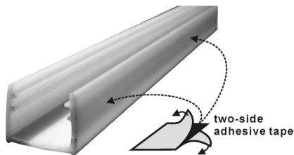 JBSYSTEMS LIGHT MLS-50 - Bevestiging met de Tweezijdiq klevende tape: - 2