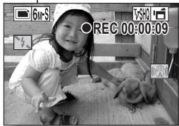 LOGICOM-SANYO XACTI VPC-CA65EX - Prise d'une IMAGE individuelle pendant l'enregistrement d'un vidéo CLIP - 2