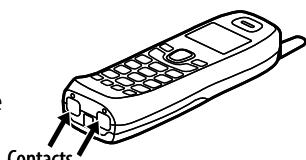 UNIDEN DXAI8580 - Cleaning the charging contacts - 1