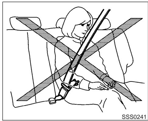 INFINITI FX45 - Ceinture de sécurité centrale arrière - 1