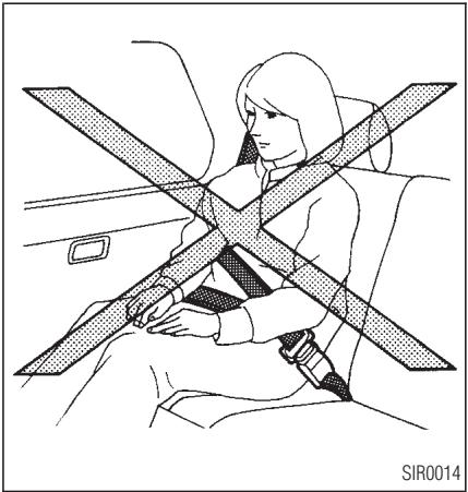 INFINITI I30 - Ceintures de securite precautions à prendre avec les ceintures de securite - 6