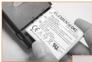 FERRANIA SD-711 - La charge d'accumulateur à l'aide du chargeur - 1
