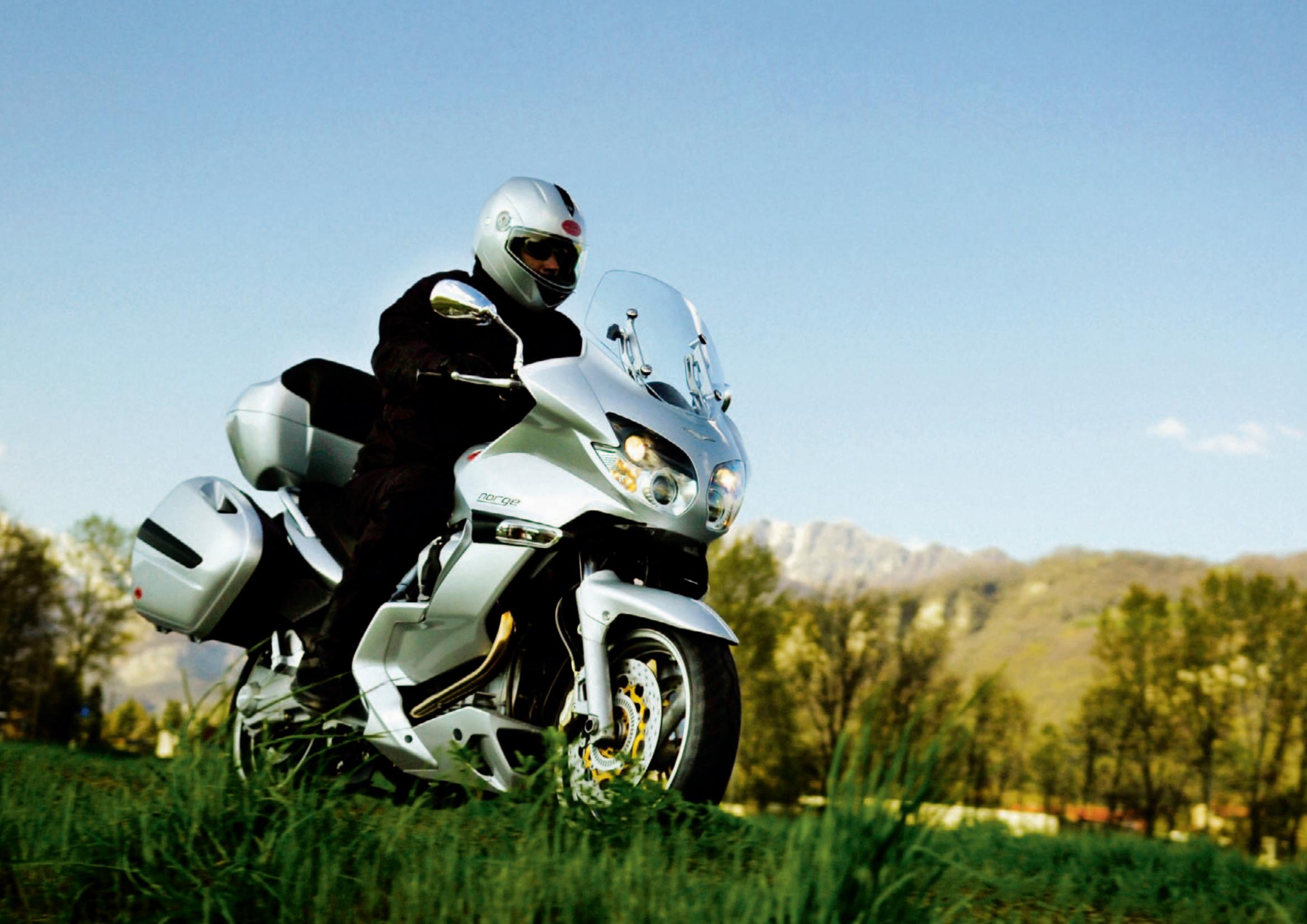 GUZZI NORGE 1200 - Gran turismo, Moto Guzzi style - 1