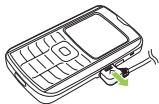 VK MOBILE VK2000 - Charging with traveler's kit - 4