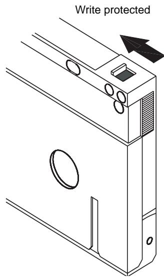 QUANTUM TRAV40 - Setting the Write-Protect Switch - 2
