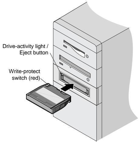 QUANTUM TRAV40 - To Load a Cartridge - 1