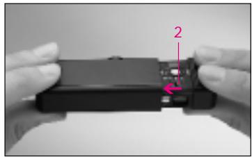 MINOX EXC FLASH - Montage du cordon de transport - 3