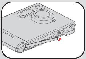 DAITSU DF300 - Inserting the battery - 1
