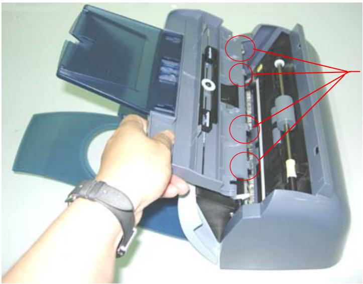 AVISION AV121 - Installing the ADF Paper Tray Unit - 4