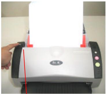 AVISION AV220 - Clearing a Paper Jam - 1