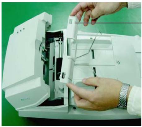 AVISION AV3850 - REPLACING THE ADF PAPER FEED ROLLER - 3