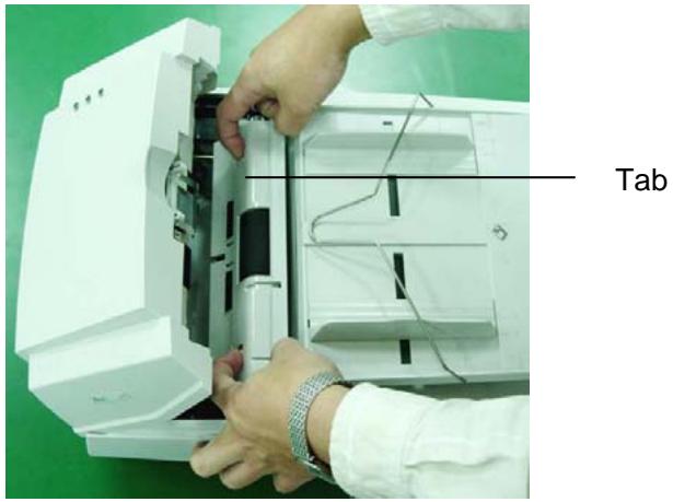AVISION AV3850 - REPLACING THE ADF PAPER FEED ROLLER - 2