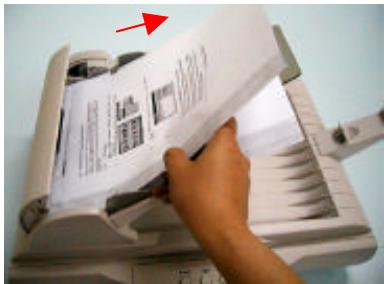 AVISION AVA3 - Liberar un atasco de papel - 2