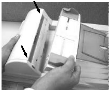 AVISION NETDELIVER @V1800 - Installing the Paper Feed Tray - 2