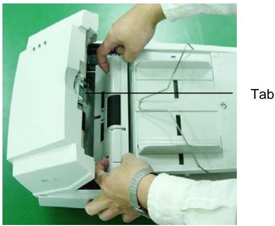 AVISION AV3850SU - Replacing the ADF Paper Feed Roller - 2