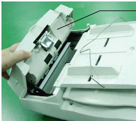 AVISION AV3852U - Replacing the ADF Paper Feed Roller - 1