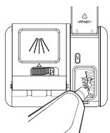 SAMSUNG DW60M6070IB - Riempimento del serbatoio del brillante - 2