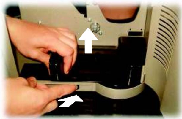 SAECO AMBRA - The stainless steel filter must be free of coffee residue. - 2