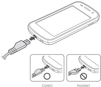 SAMSUNG NEXUS S - Charge the phone - 1