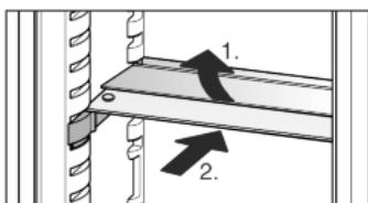 LIEBHERR SBS70I2 - Utiliser la tablette de rangement composée de deux parties - 1